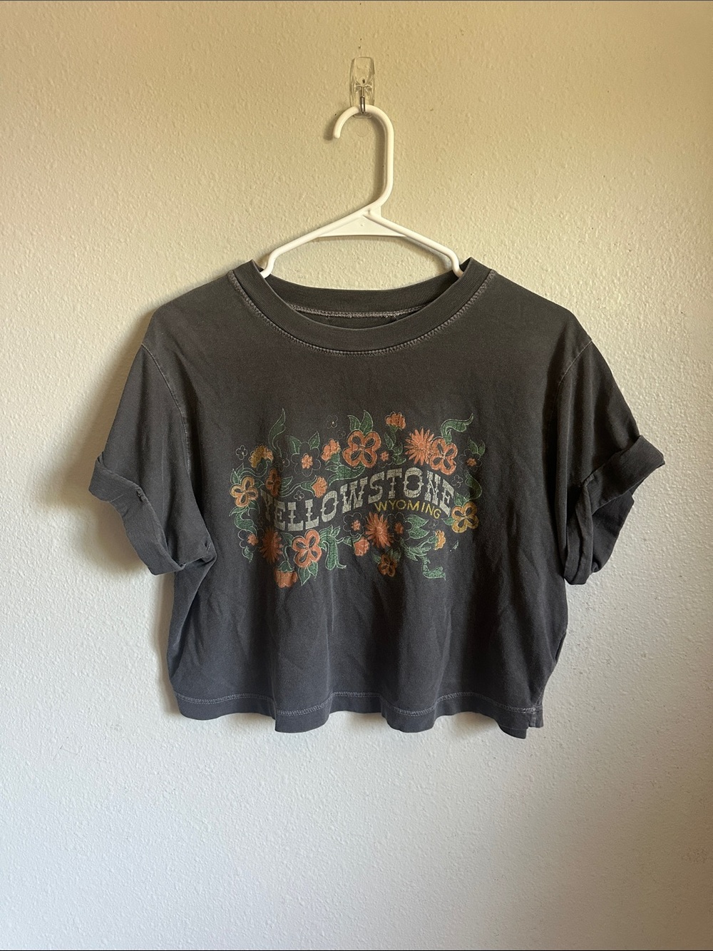 Yellowstone Wyoming Floral Graphic Crop Tee